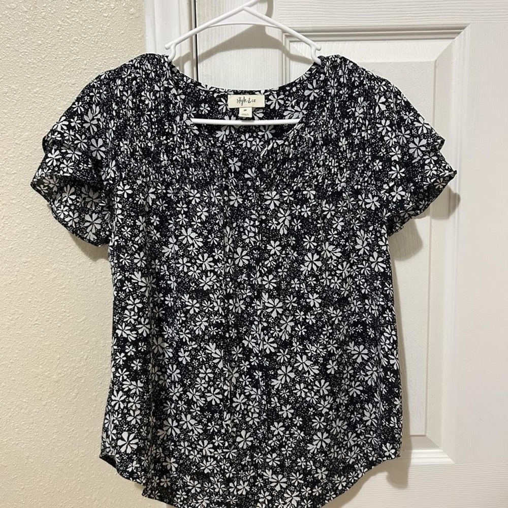 Style & Co. Black and White Floral Short Puff-Sleeve Blouse